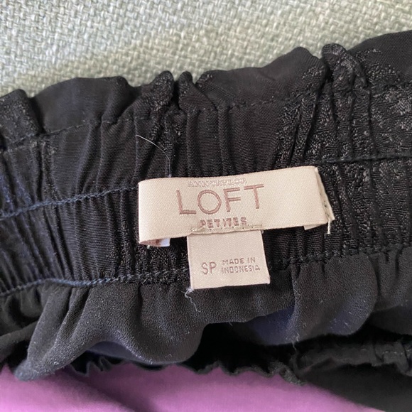 Black baroque patterned mini skirt with elastic waist - Picture 3 of 3